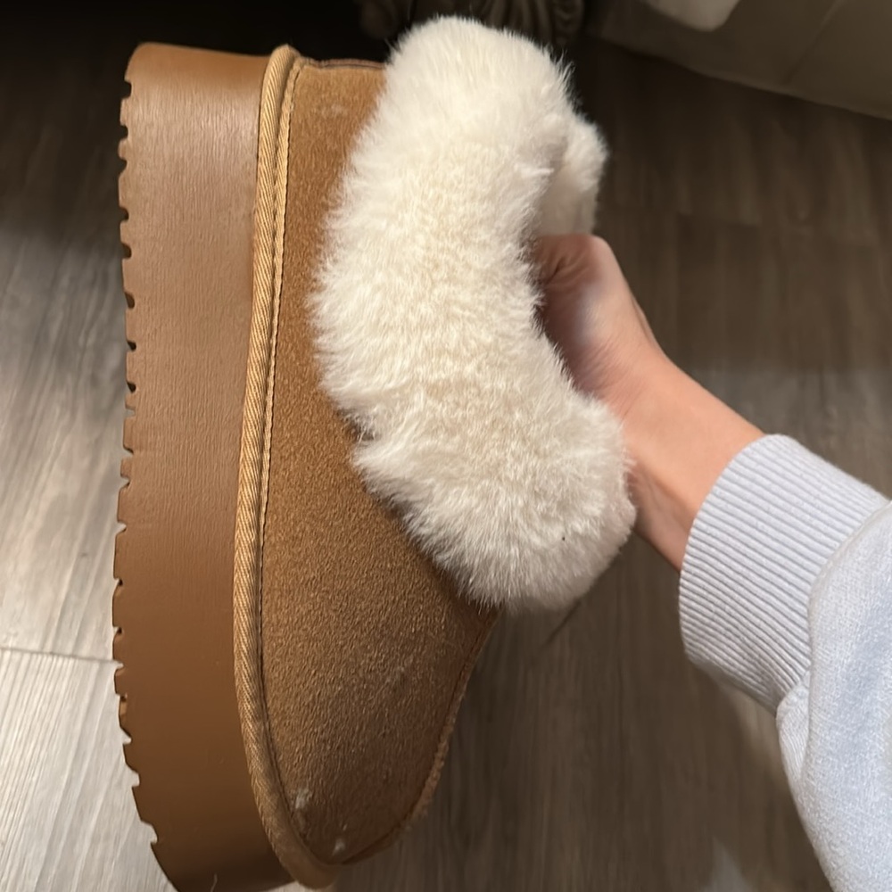 Platforms - Picture 2 of 2